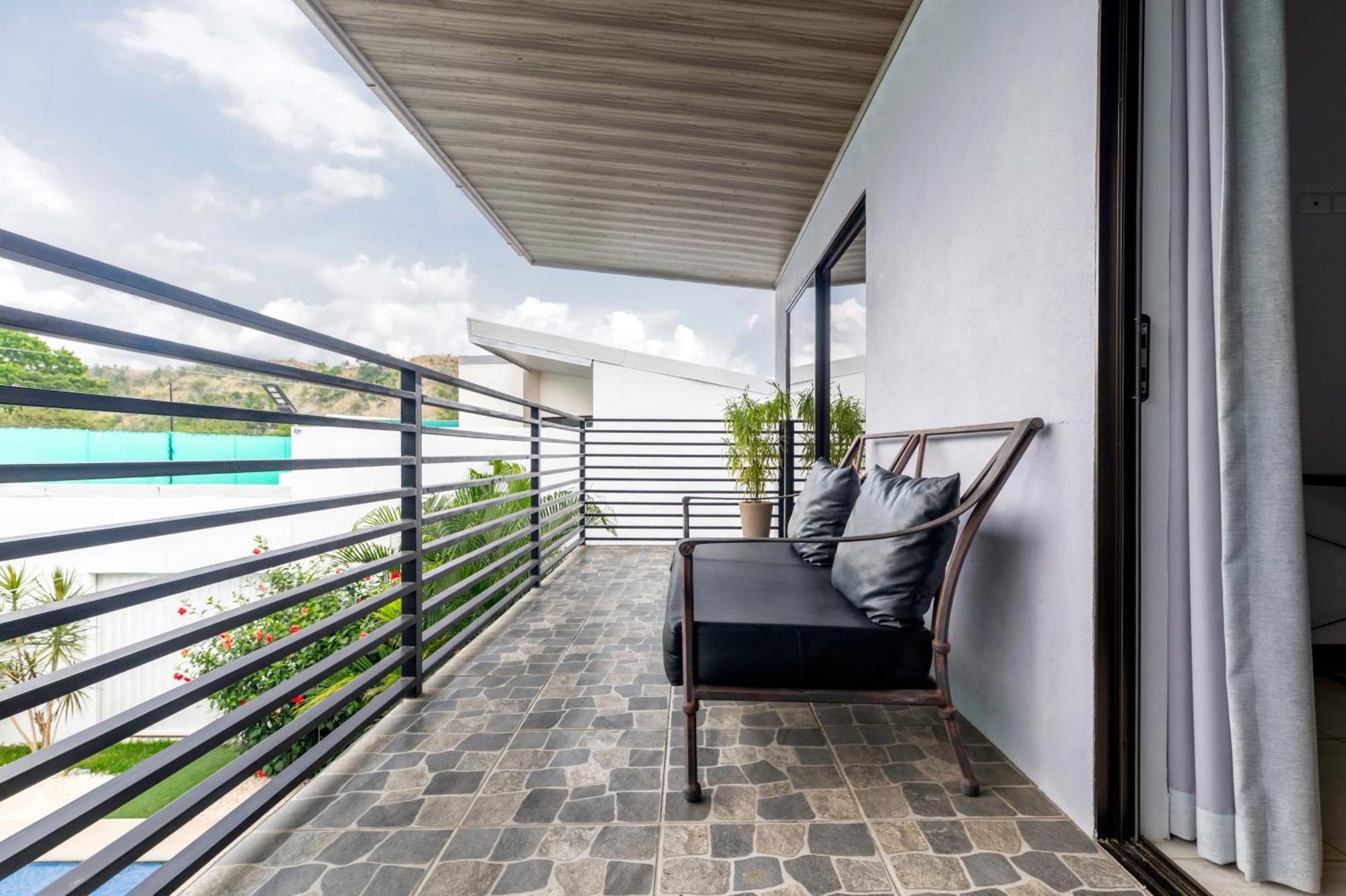 Private Home With Resort Style Swimming Pool Jacó Extérieur photo